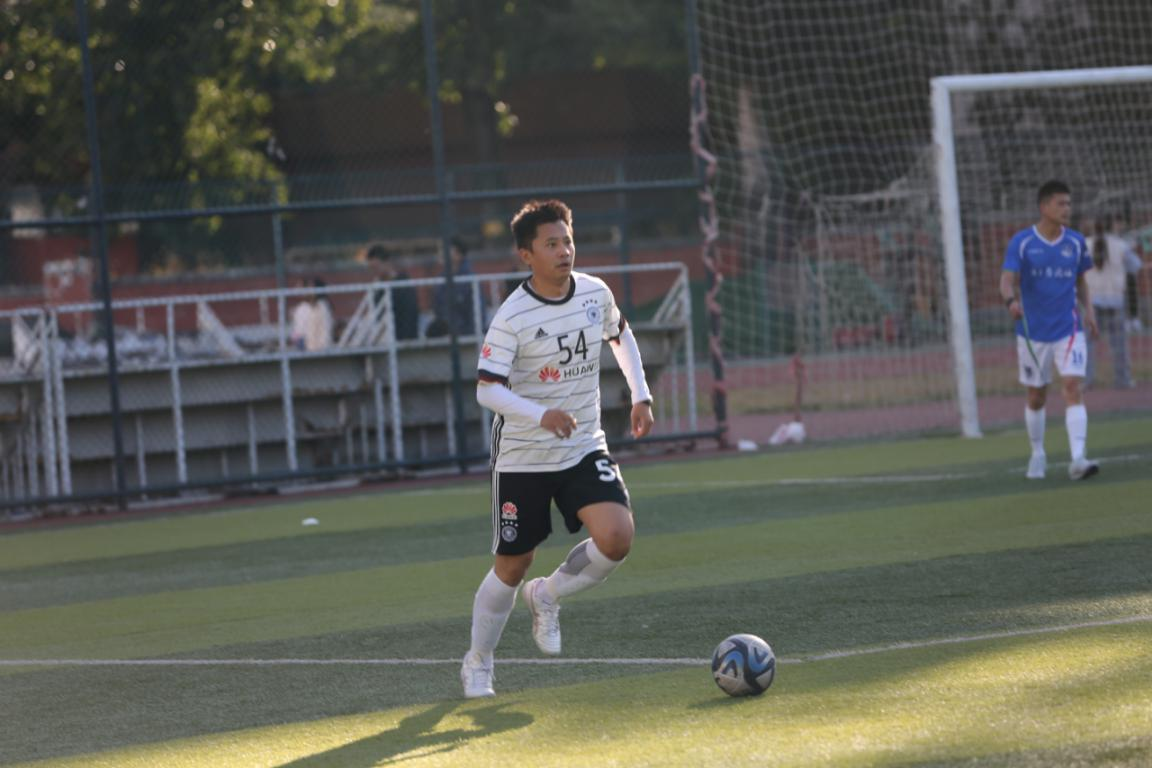 陈瀚16号,2007级司职前腰舒升20号,2013级司职边锋张硕9号,2006级司职